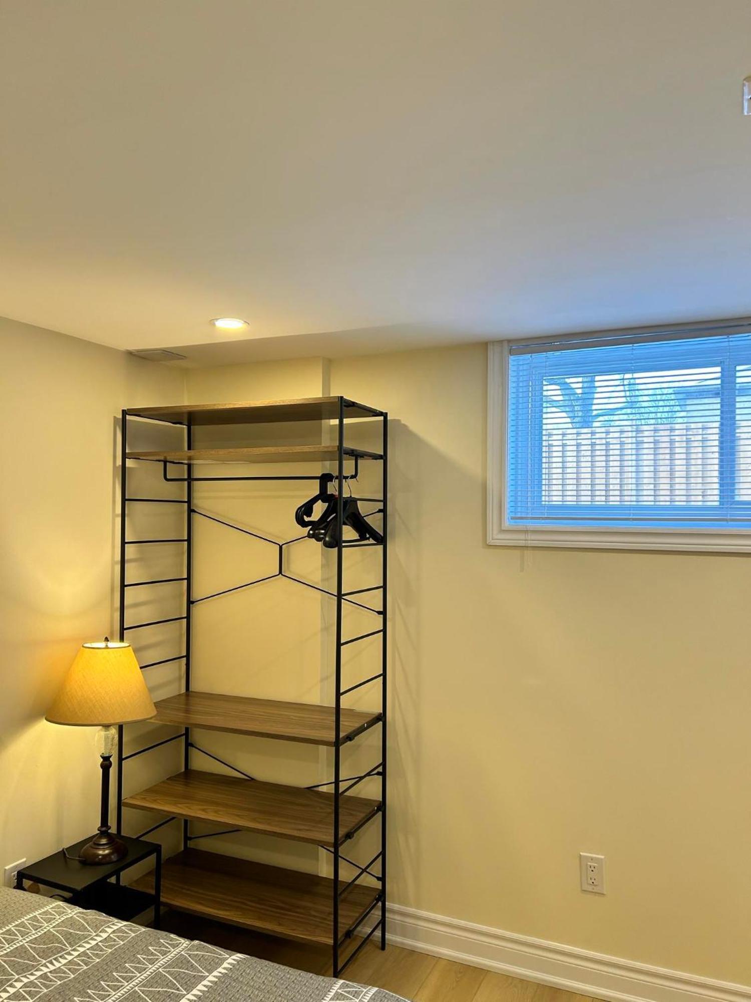 Brand New Lower Home With Exclusive Bathroom Toronto Extérieur photo